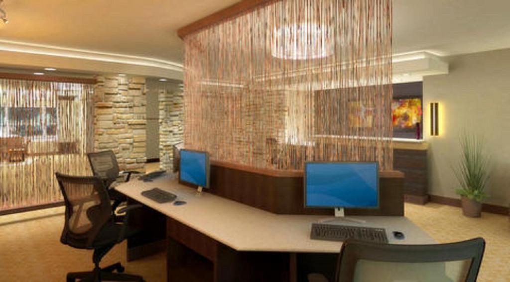 Ledgestone Hotel Якима Экстерьер фото
